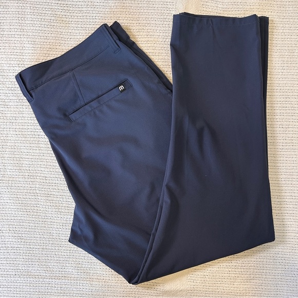 Travis Matthew Men's Size 34 Golf Pants Navy lightweight performance office READ - Picture 1 of 10